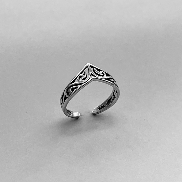 Sterling Silver V Shape Filigree Toe Ring, Silver Rings, Chevron Ring, Swirls - Picture 8 of 14
